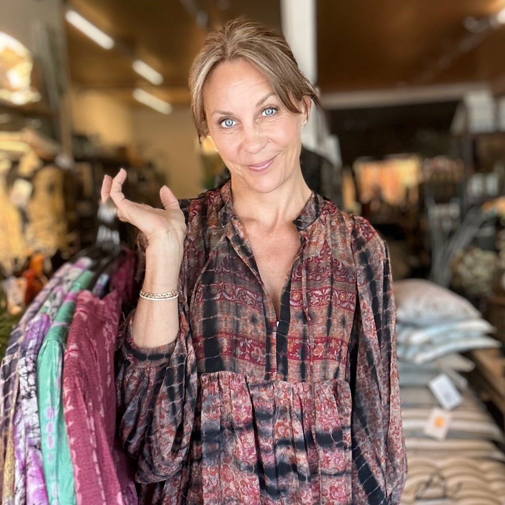 Vibeke i silkekjole fra Wauw