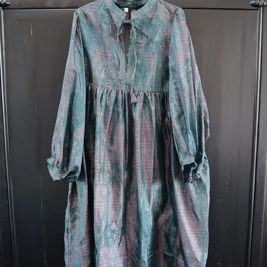 Silkekjole Bliss med store ballon ærmer fra WAUW