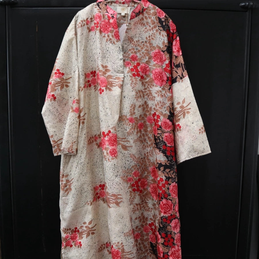 Hilde Kaftan Kjole i Silke fra Wauw