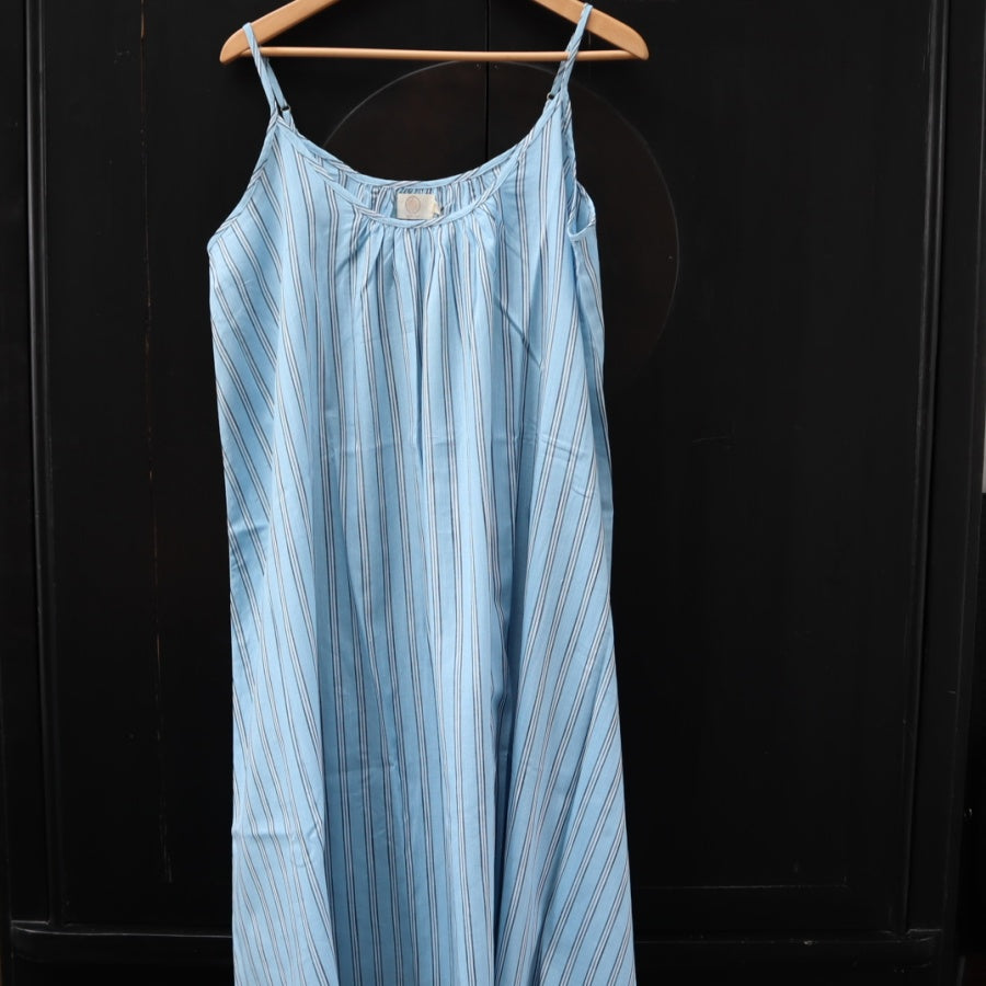 The Dress Sommerkjole i stribet bomuld med stropper fra Wauw