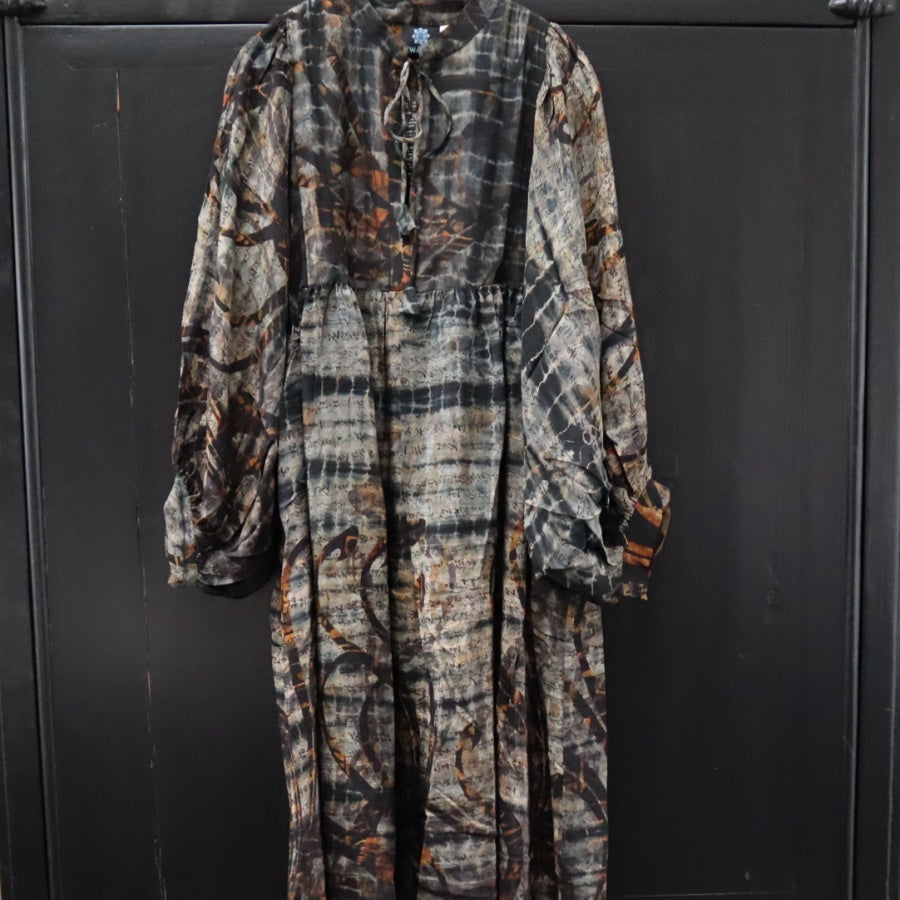 Silkekjole Bliss med store ballon ærmer fra WAUW