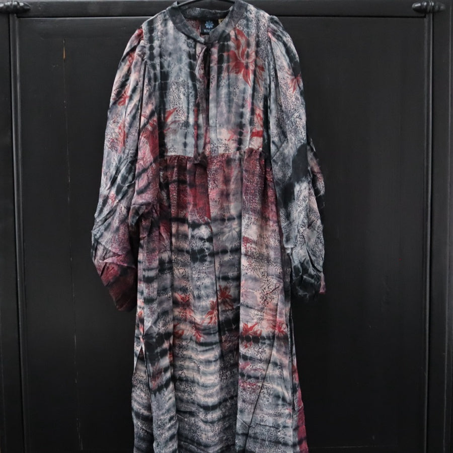 Silkekjole Bliss med store ballon ærmer fra WAUW