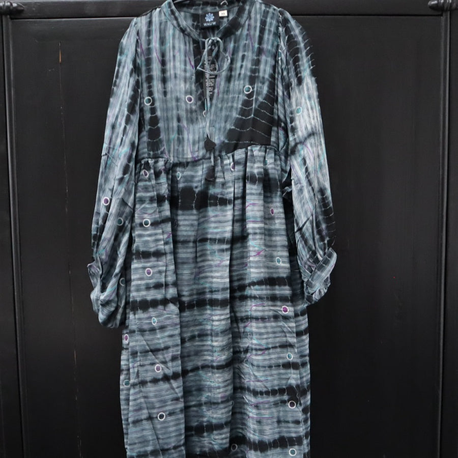 Silkekjole Bliss med store ballon ærmer fra WAUW