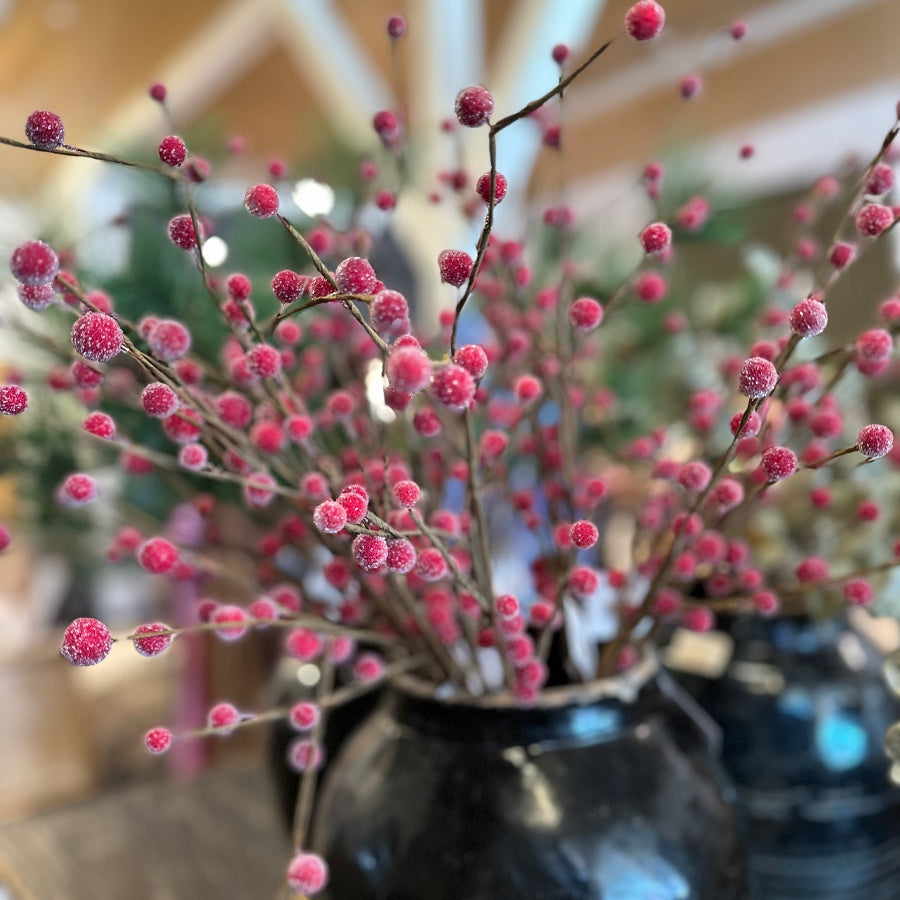 Kunstig bærgren Ilex Berry Branch med røde frostede bær fra Bungalow