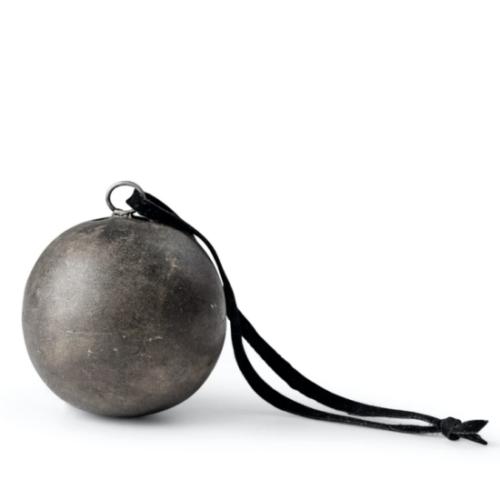 Lille metal julekugle i sort