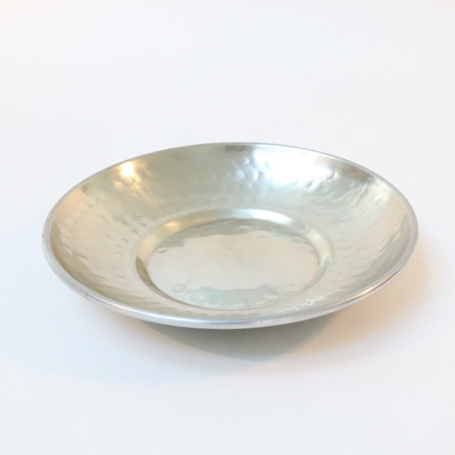 Flad skål i aluminium fra byKrings egen linje