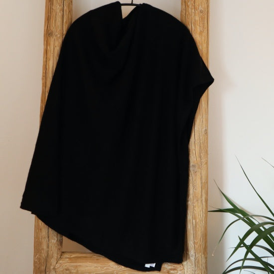 Poncho i sort cashmere