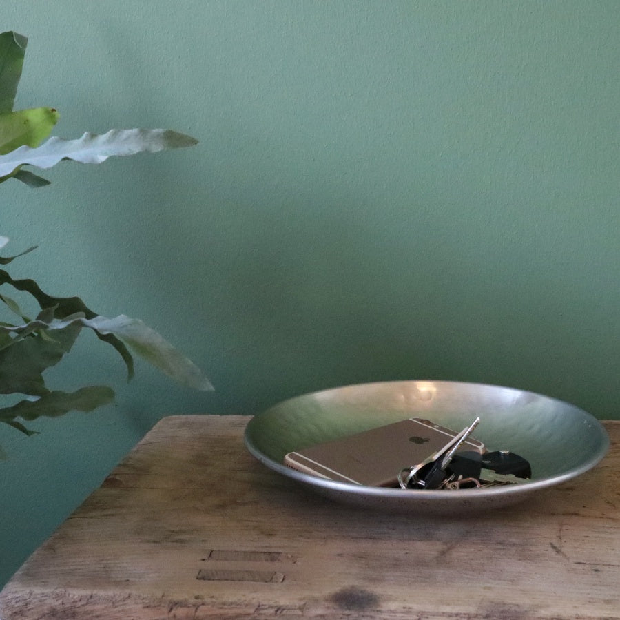 Flad skål i aluminium fra byKrings egen linje