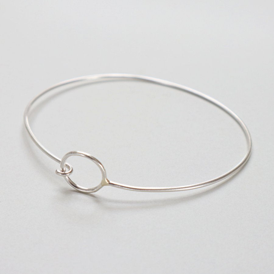 Sølv armbånd med lille krog lukning